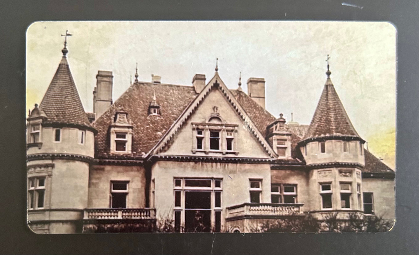 Magnet - Sepia-Toned House